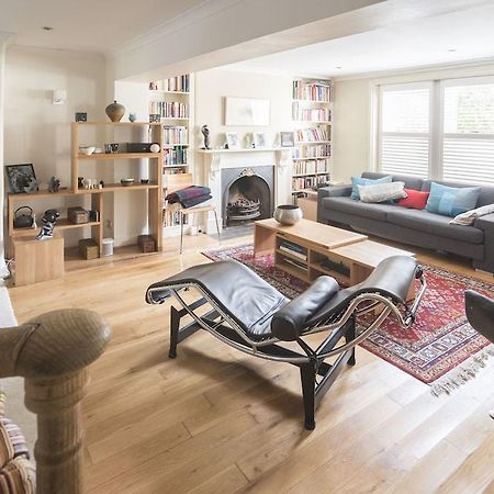 Stylish Family Home In Battersea Vr Londra Esterno foto