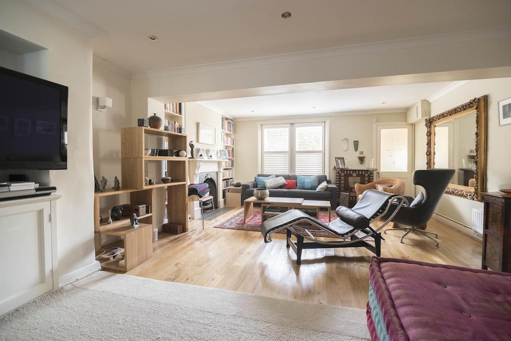 Stylish Family Home In Battersea Vr Londra Esterno foto